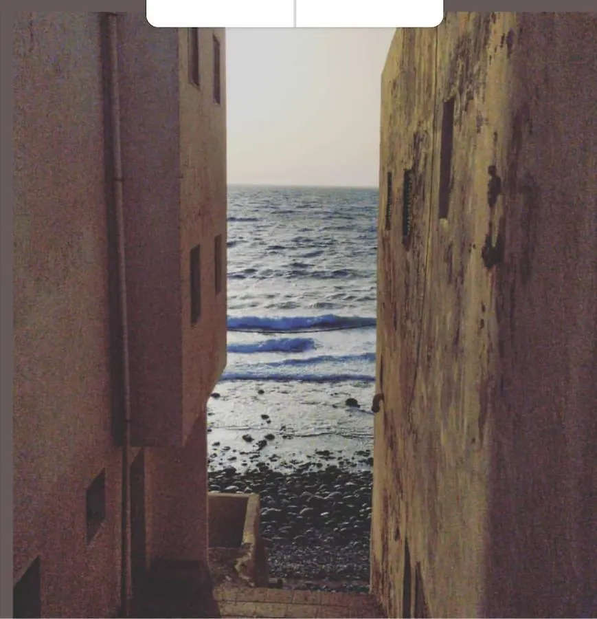 Apartment With Terrace مْبيسينداريو